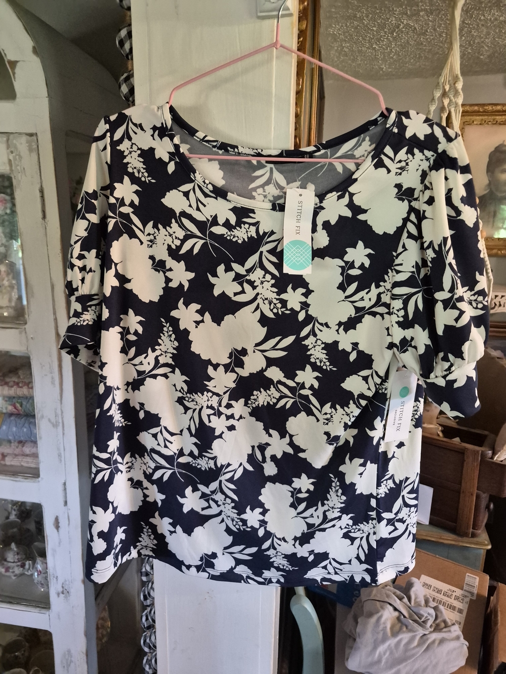 Stitch Fix Staccato Black & White Floral Scoop Neck Top